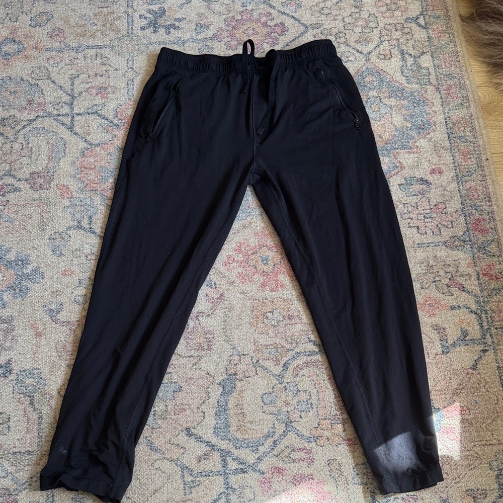 ALO Yoga Men's black pants